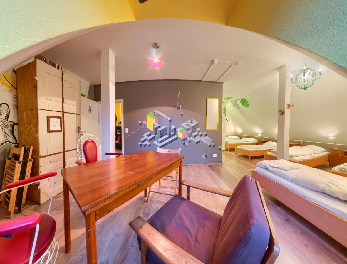 Labyrinth Hostel Weimar Bagian luar foto