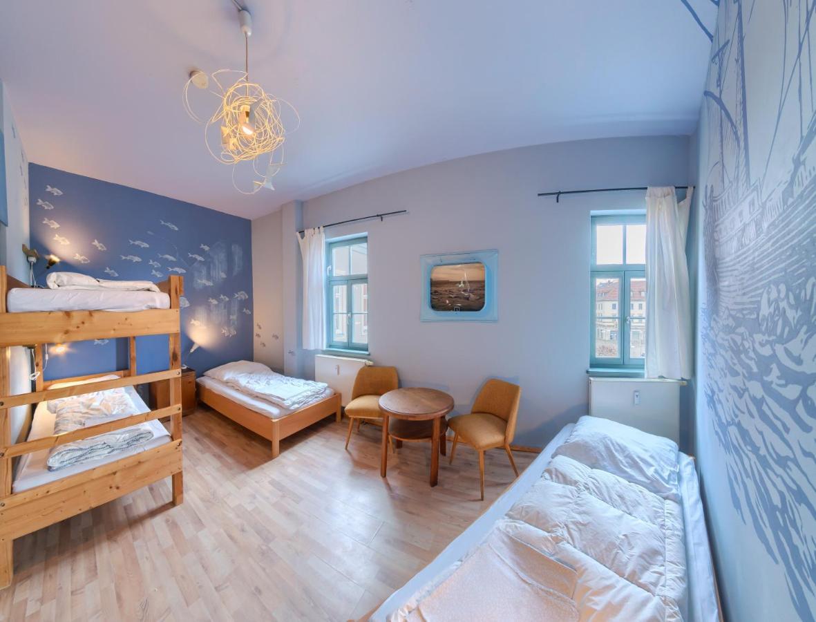 Labyrinth Hostel Weimar Bagian luar foto