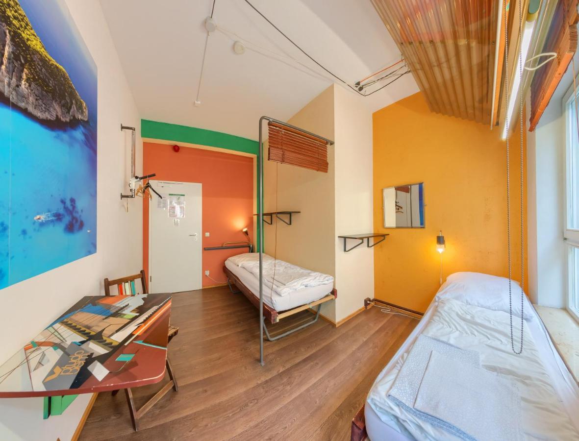Labyrinth Hostel Weimar Bagian luar foto