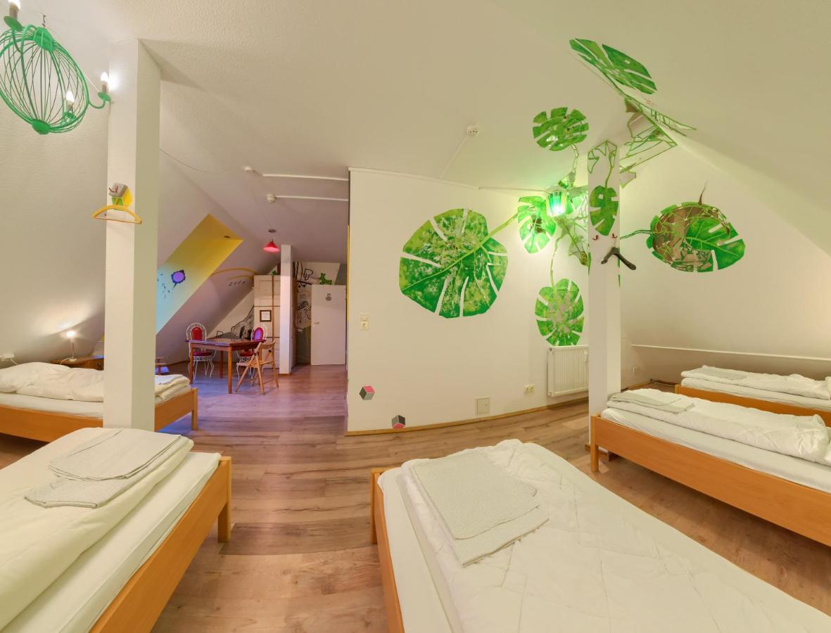 Labyrinth Hostel Weimar Bagian luar foto