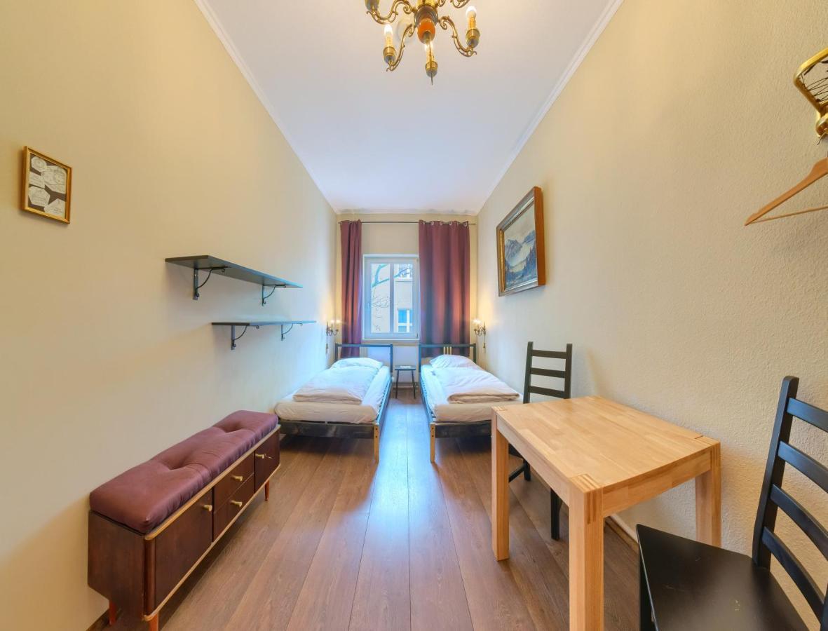 Labyrinth Hostel Weimar Bagian luar foto