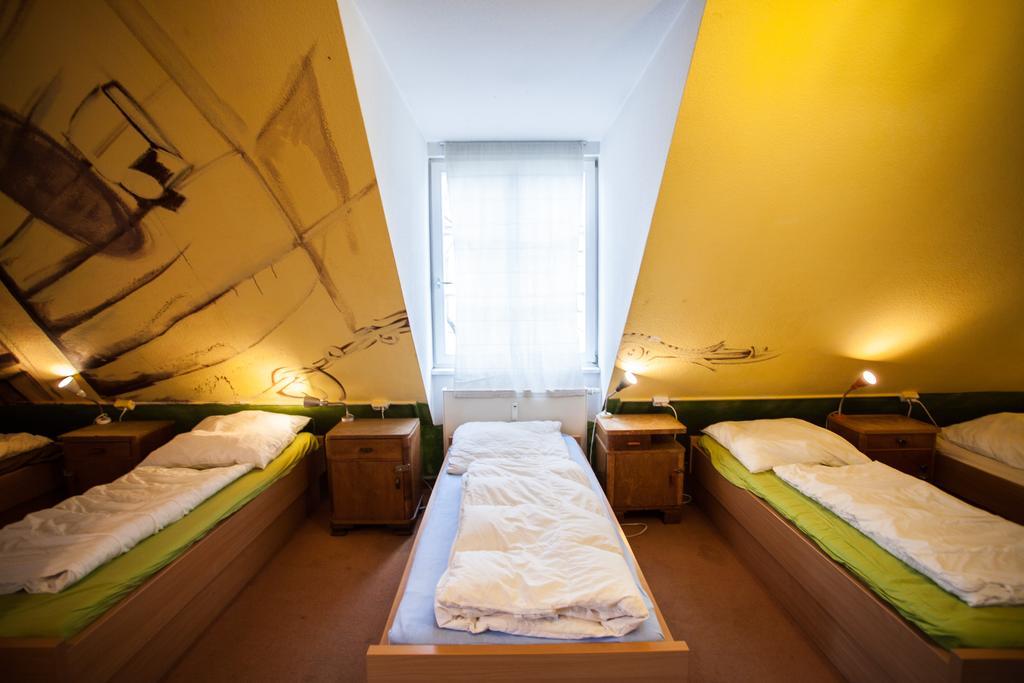 Labyrinth Hostel Weimar Bagian luar foto