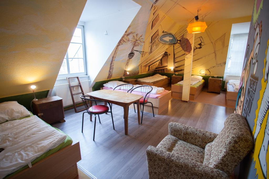 Labyrinth Hostel Weimar Bagian luar foto