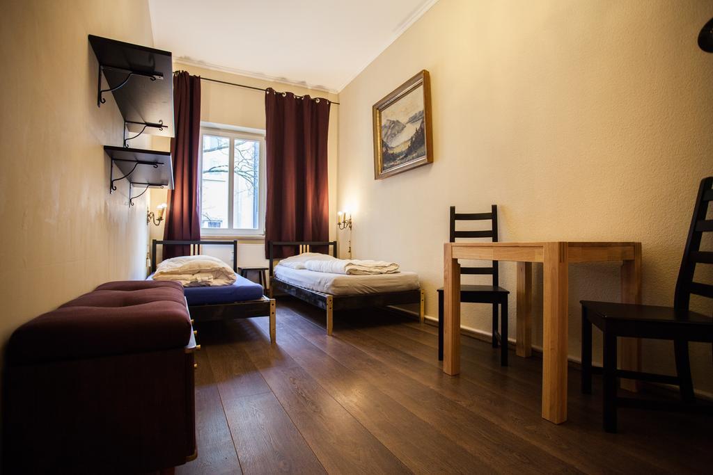 Labyrinth Hostel Weimar Bagian luar foto